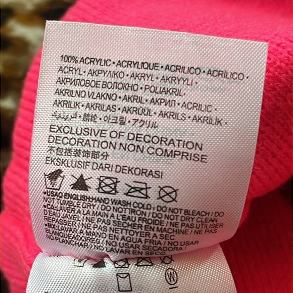 Brand New Nike Girls Youth Knit Pom Hat Black Pink White Swoosh Sporty Athletic - Picture 12 of 13